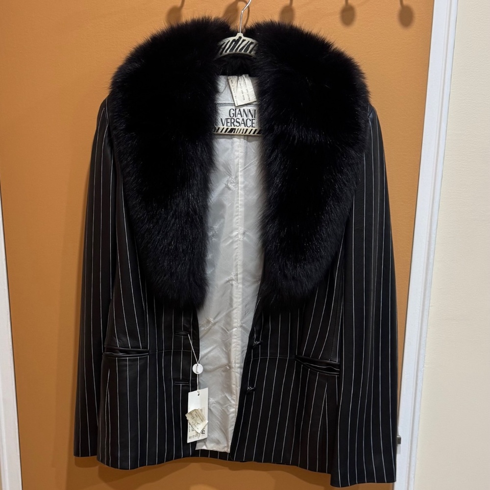 Versace woman blazer with fur